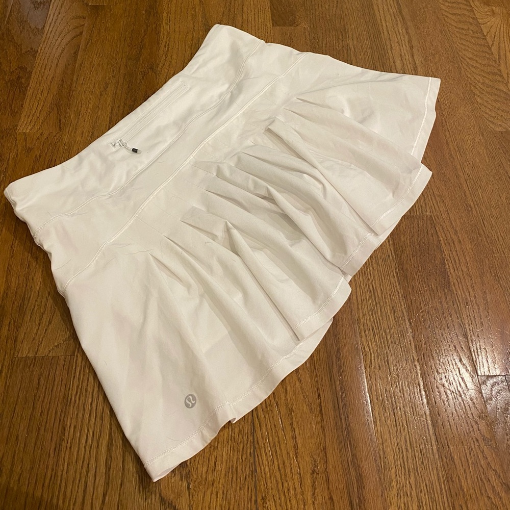 Lululemon Pleated White Tennis Skirt size 6